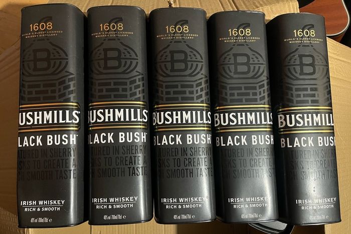 Bushmills Black Bush Irish whiskey tube  Jack Daniels whiskey box tube tin