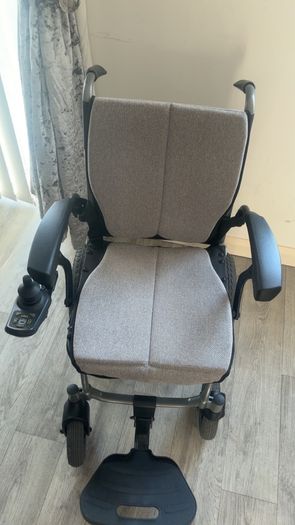 electric wheelchair quirumed