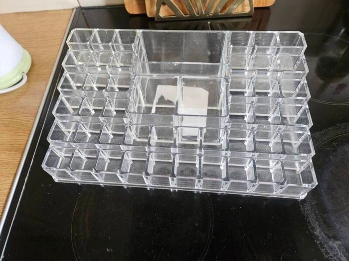makeup organiser