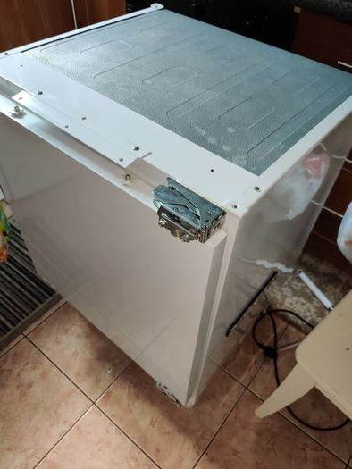 Kenwood Integrated Under Counter Large Fridge  131L  Fully Working
