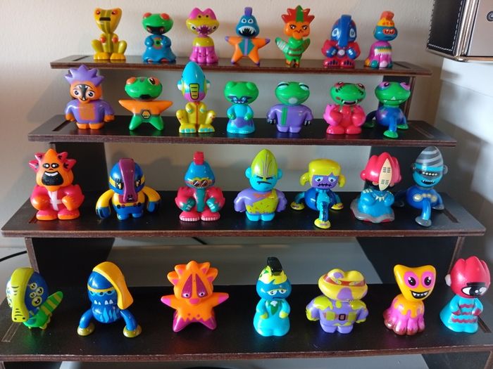 Fings Figures approx 4 cms produced by  Topps Rare Figures Set From 2010 Discontinued 1 Year Later 28 Figures #1