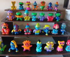 Fings Figures approx 4 cms produced by  Topps Rare Figures Set From 2010 Discontinued 1 Year Later 28 Figures #1