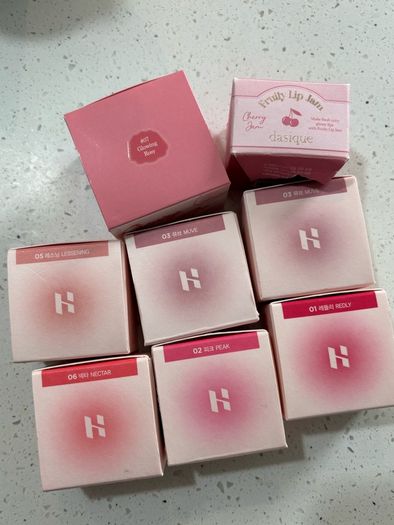 K beauty Korean, holika holika and dasique