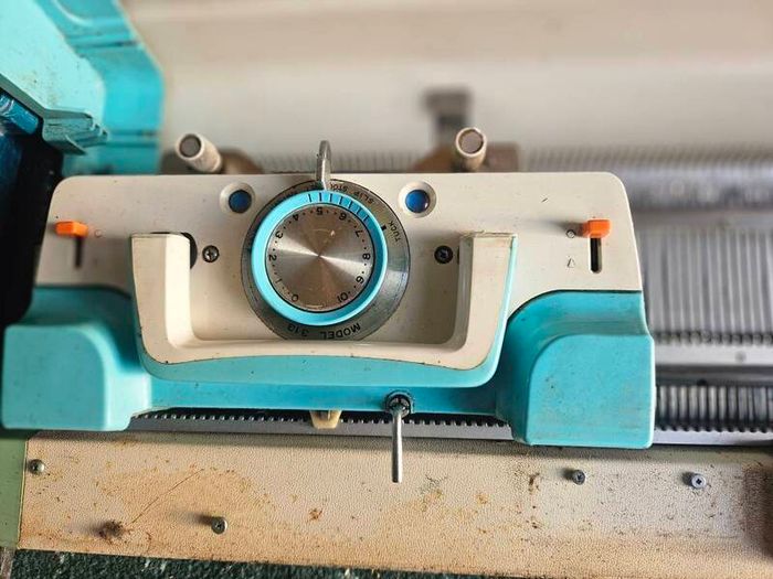 knitting machine