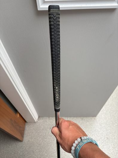 Knight putter