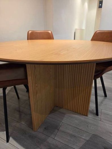 Round Dining Table with 4 Chairs