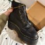 Dr.Martens Sinclair max plataform boots in black Pisa Leather Image 3