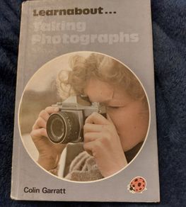 Ladybird Collectable ; Learnabout ; Taking photographs (184)