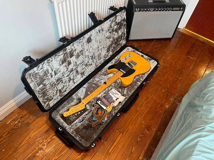 Sk8 Guitar Flight Case with wheels!!  iSeries Waterproof Strat/Tele Flight Case Model: 3i-4214-66
