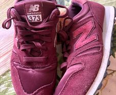 Burgundy New Balance 373