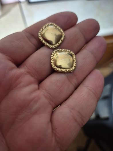 Vintage golden tone earrings