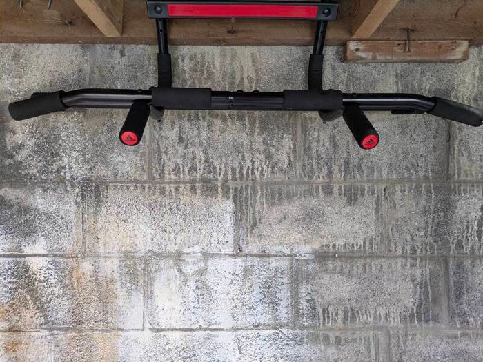 addidas pull up bar for door frame