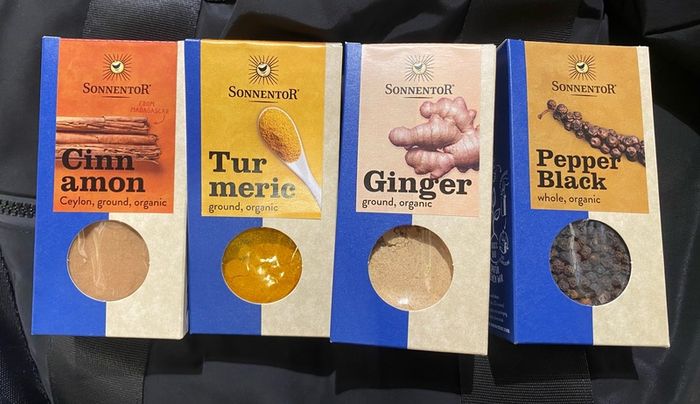 Turmeric ginger Ceylon cinnamon black pepper organic spices superfood