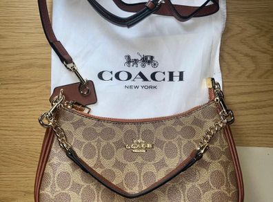 Teri Shoulder Bag In Signature Canvas