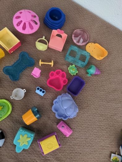 Random bits and pieces of toys