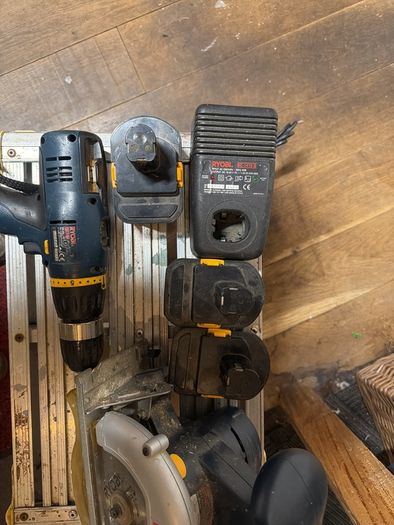 ryobi. Screw driver and saw 3 batteries and charger