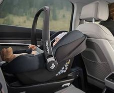 Maxi-Cosi ISOFix Baby Car Seat + Base