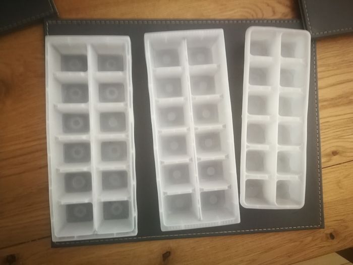 Ice tray