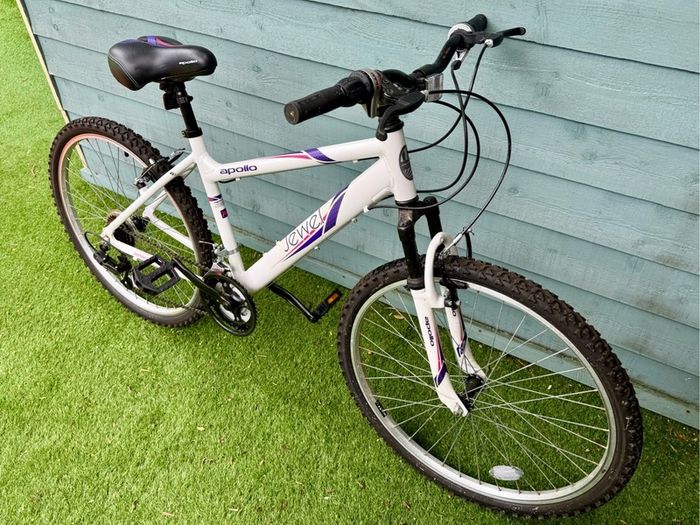 Apollo Jewel Ladies Mountain Bike - White