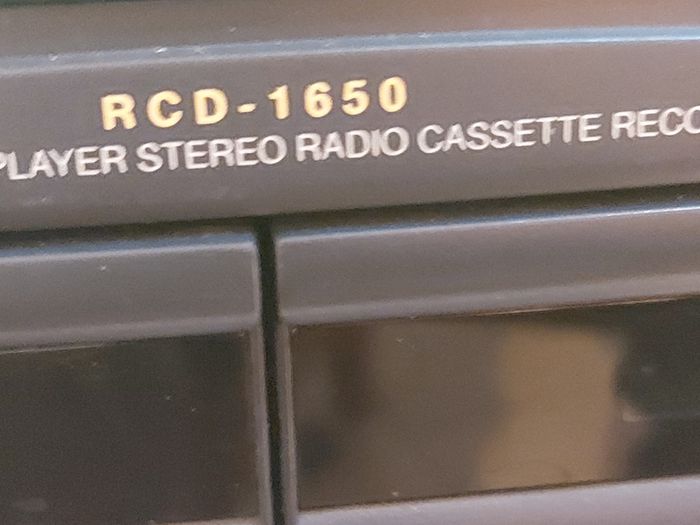 Samsung CD Player Stereo Radio Cassette Recorder, Model RCD-1650, Dual Tape Deck and Radio working fine, CD Player struggling to spin