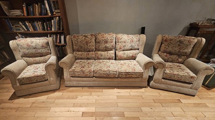 3 piece suite Floral sofa armchairs settee couch