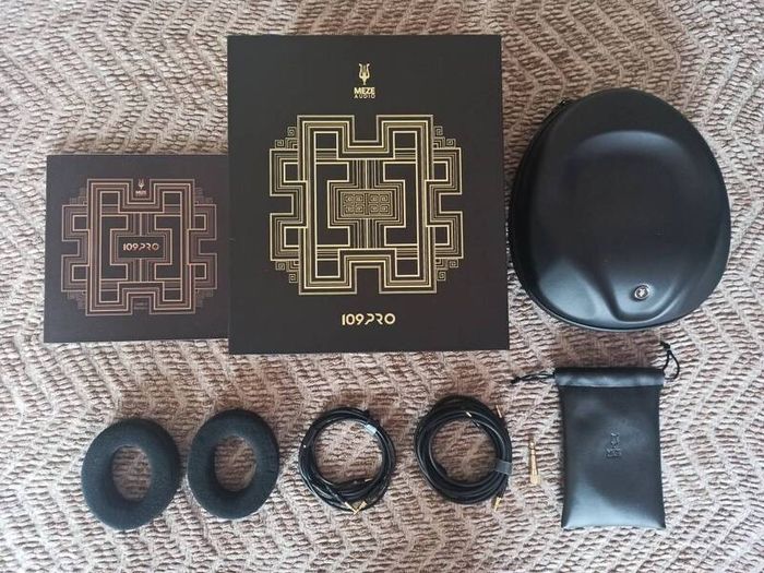 Meze 109 Pro (Black Oak) + Dekoni Audio Elite Hybrid Pads gratis