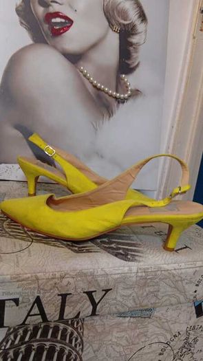 Yellow High Heels Size 10