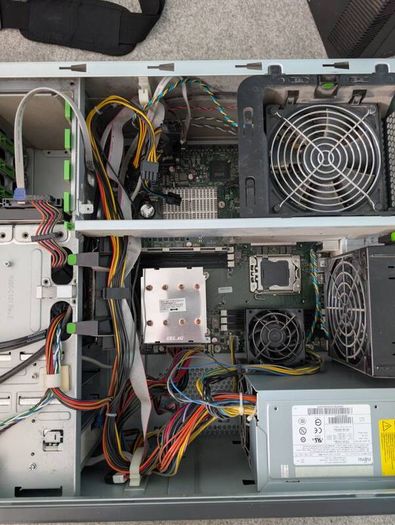 Fujitsu Celsius R570-2 Tower Workstation | Intel Xeon | 8GB ECC DDR3 | 500GB HDD | DVD Drive | Untested | Project/Homelab