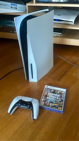 PlayStation 5 Disc Edition + GTA V