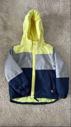 Kids clothes for 5-7 years.