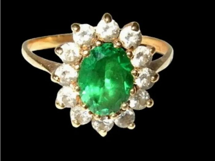 Vintage Hallmarked 14ct Gold Cluster