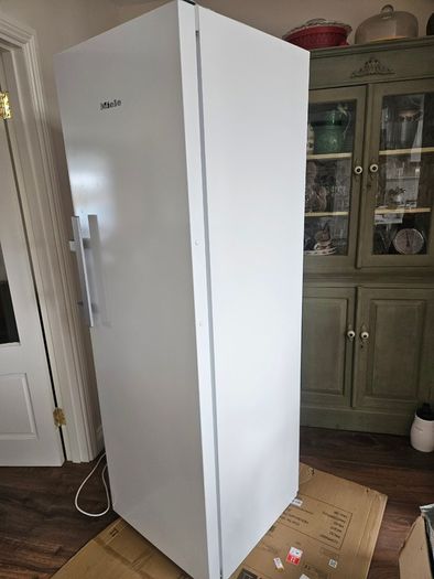 386L miele fridge
