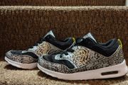 Trainers, size 6