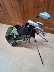 Golf Clubs.US Kids Right Handed Golf Set For 10 To 11 Year Olds. Collect In Dublin Or Receive Via Post.