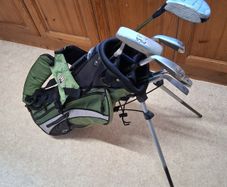 Golf Clubs.US Kids Right Handed Golf Set For 10 To 11 Year Olds. Collect In Dublin Or Receive Via Post.