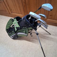 Golf Clubs.US Kids Right Handed Golf Set For 10 To 11 Year Olds. Collect In Dublin Or Receive Via Post.