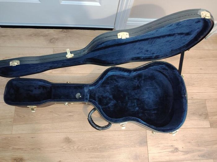 Gretsch G5127 Baby blue Electromatic guitar with hard case