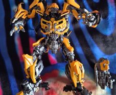 Revoltech Transformers Bumblebee Kaiyodo Yamaguchi Action Figure No.38