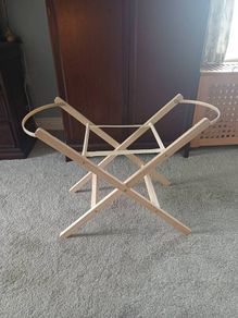 moses basket stand