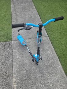 Folding Sporter 3 wheel swing Scooter