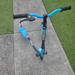 Folding Sporter 3 wheel swing Scooter