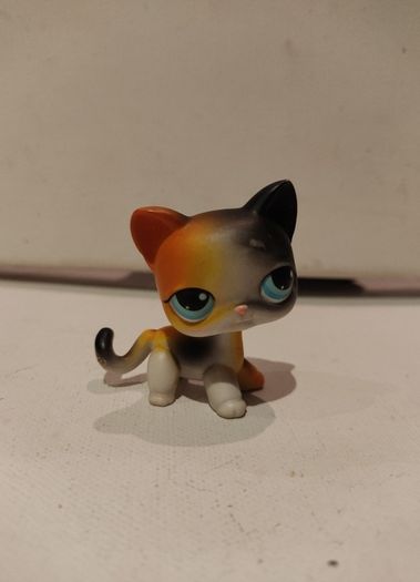 Littlest Pet Shop Short Hair Calico Cat #106