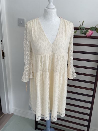 dress Bnwt cream lace mini dress grace & mila size small 10