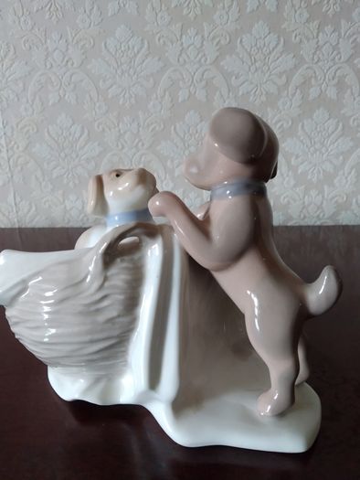 Tengra Valencia Spain Porcelain Figurine " Puppies at Play"