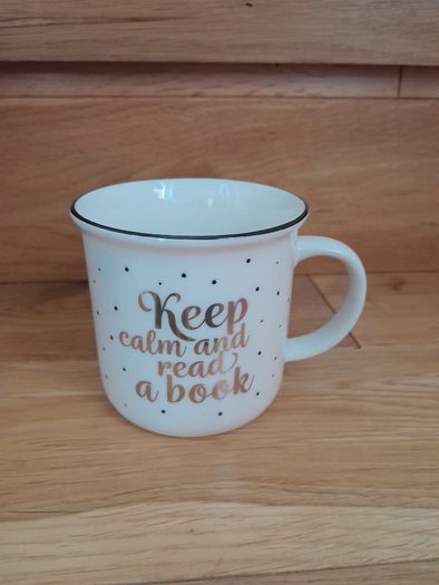 Mug with slogan   Keep calm and read a book
