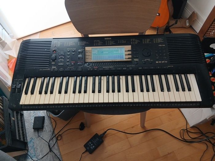 Yamaha PSR 730 90s Keyboard with floppy disk