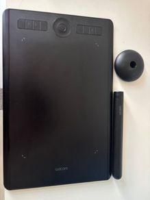 Wacom Intuos Pro Medium (PTH-660) Graphics Tablet