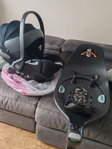Cybex cloud Z i-Size Car Seat + Newborn Inlay + Isofix