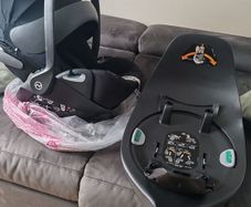 Cybex cloud Z i-Size Car Seat + Newborn Inlay + Isofix