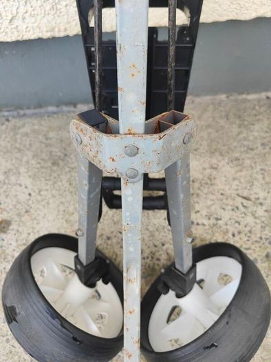 golf clubs trolley and bag